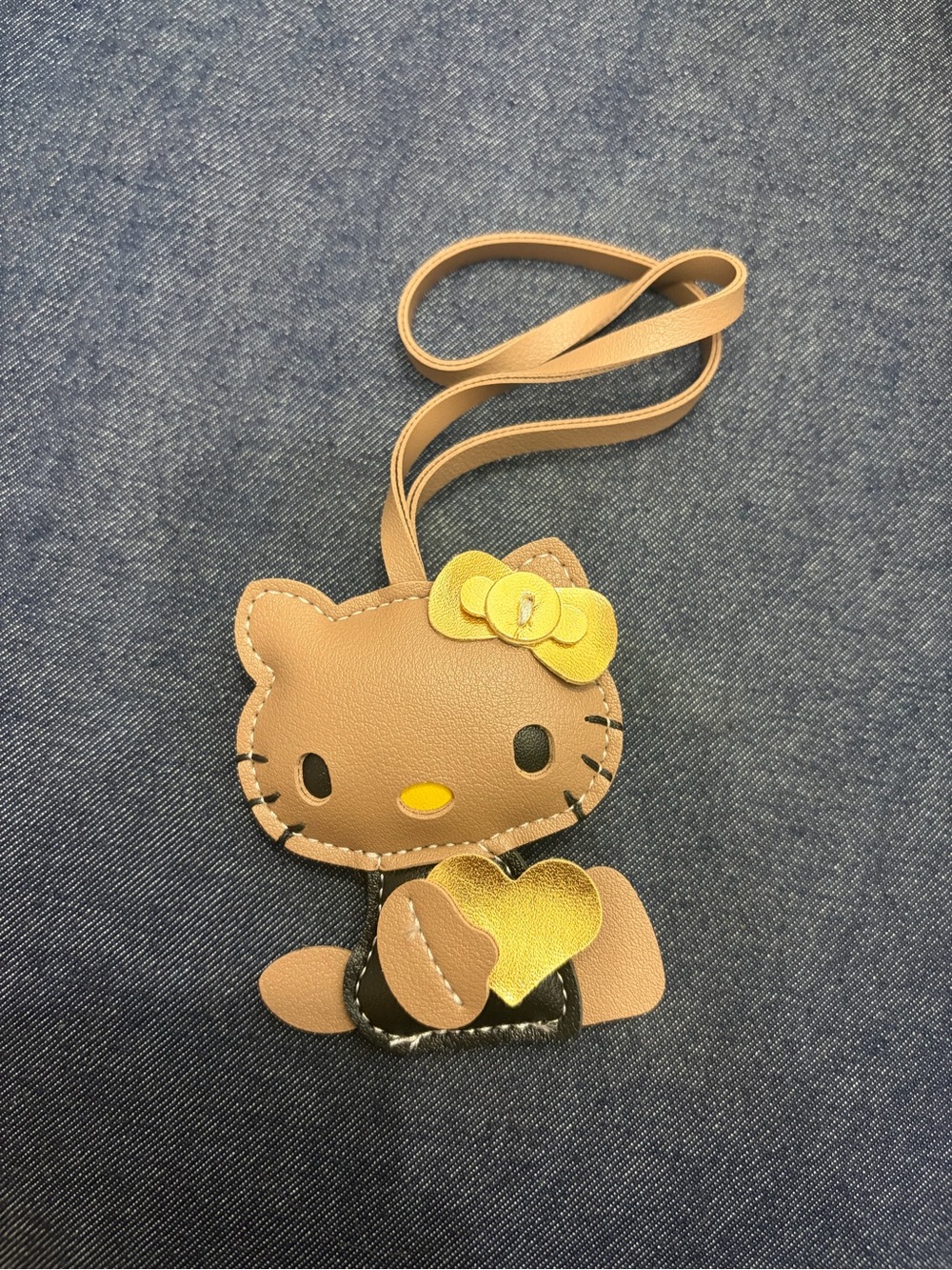 NWOT Hello Kitty Bag Charm Gold